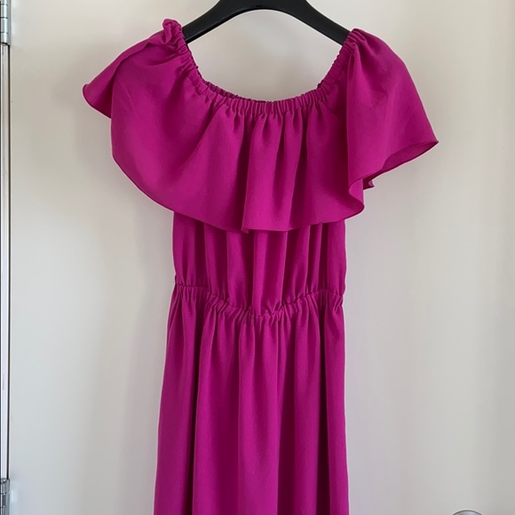 Wilfred off the shoulder ruffled pink dress - Picture 1 of 3